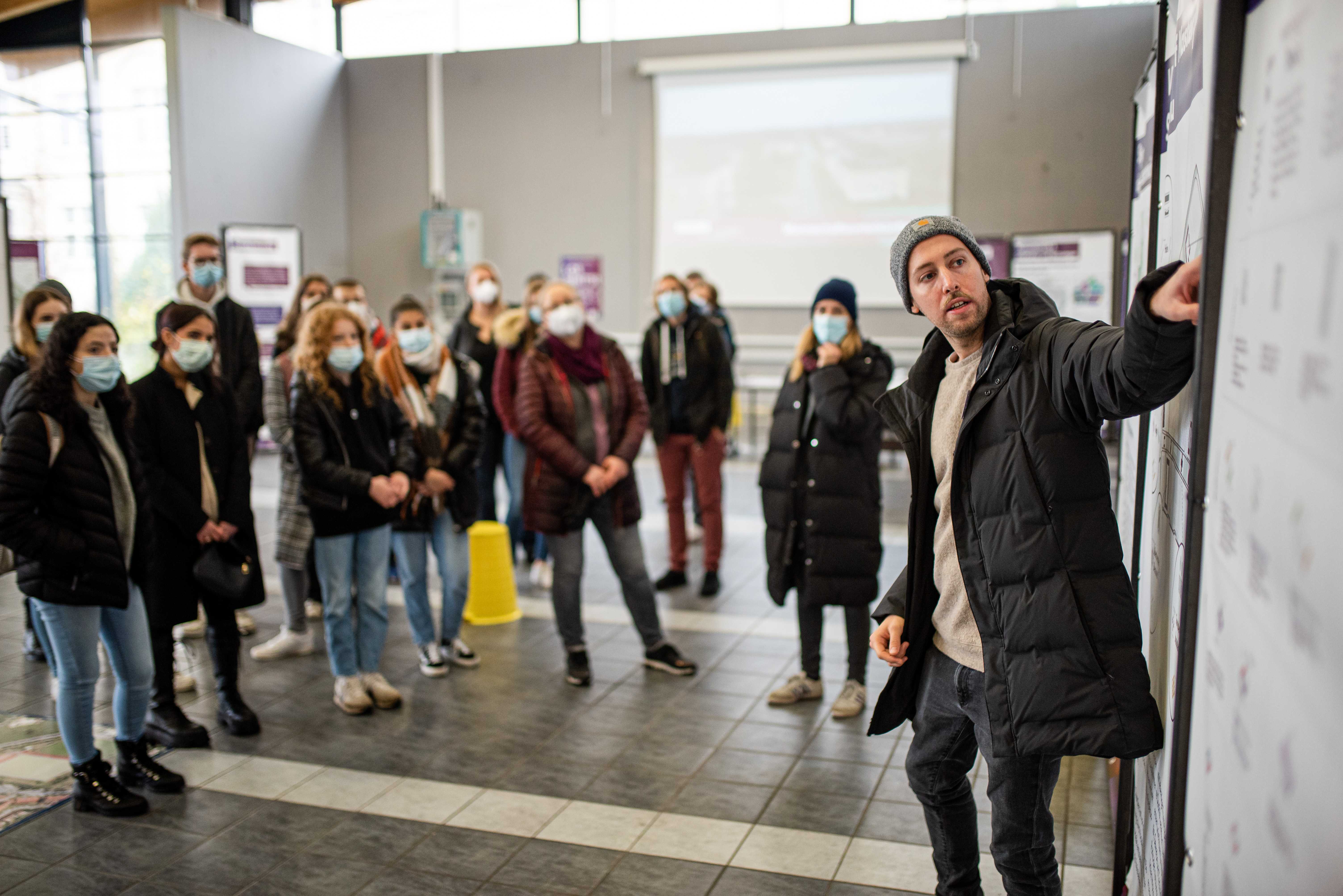 Sven Kohlschmidt von urbanista erläutert den aktuellen Planungsstand des Masterplans